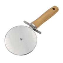 Pizzavágó fa nyéllel